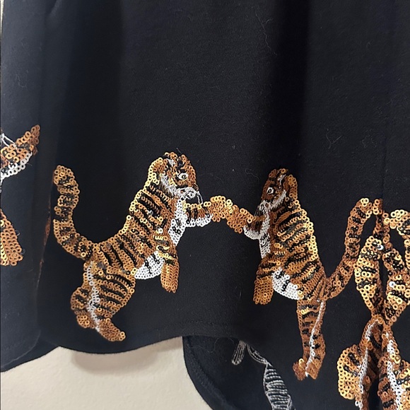 Queen of Sparkles Dancing Tiger Scalloped Shorts with Sequins Sz Medium Game Day - Picture 4 of 9
